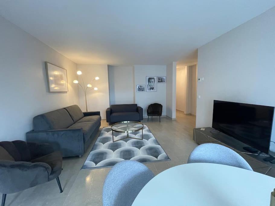 Le Mont-Veyrier, Parking Et Vue Apartment Annecy Exterior photo